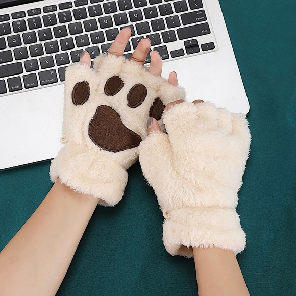 Beige cat paw🐾 fingerless furry gloves - Picture 3 of 16